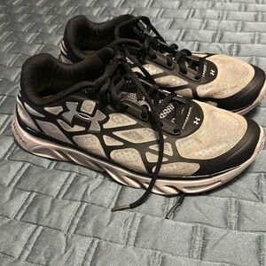 Under Armour 8.5 men's